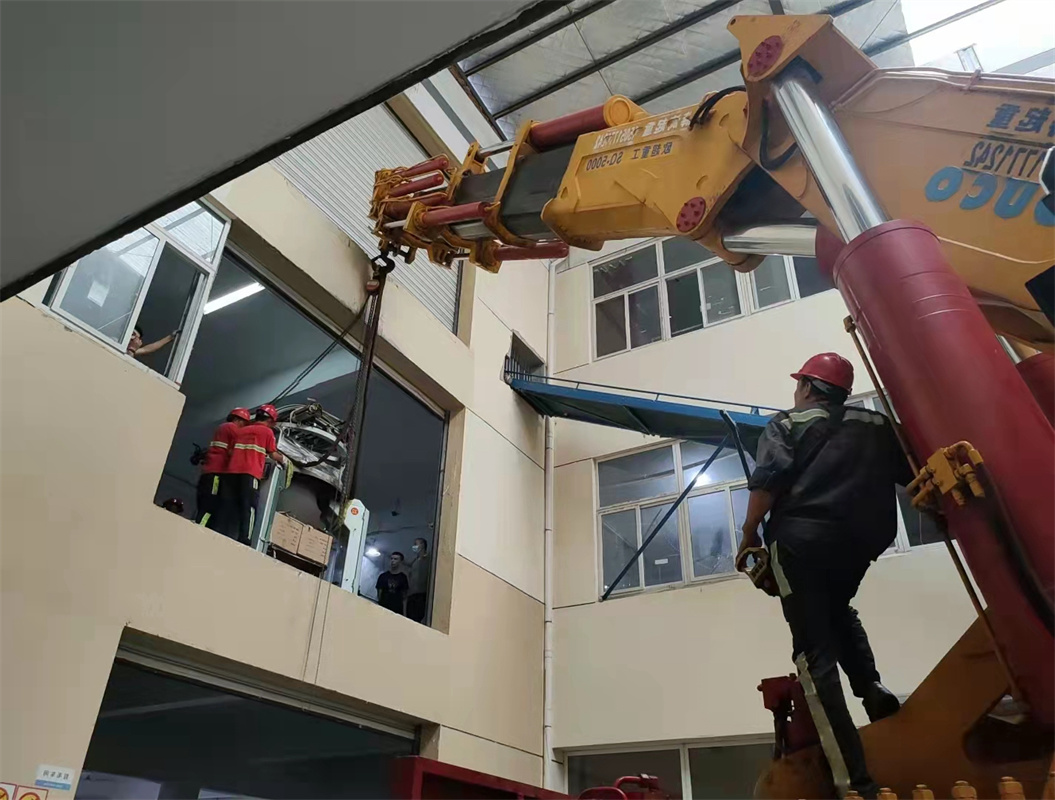 蘇州設(shè)備搬運(yùn)上樓,叉車(chē)租賃