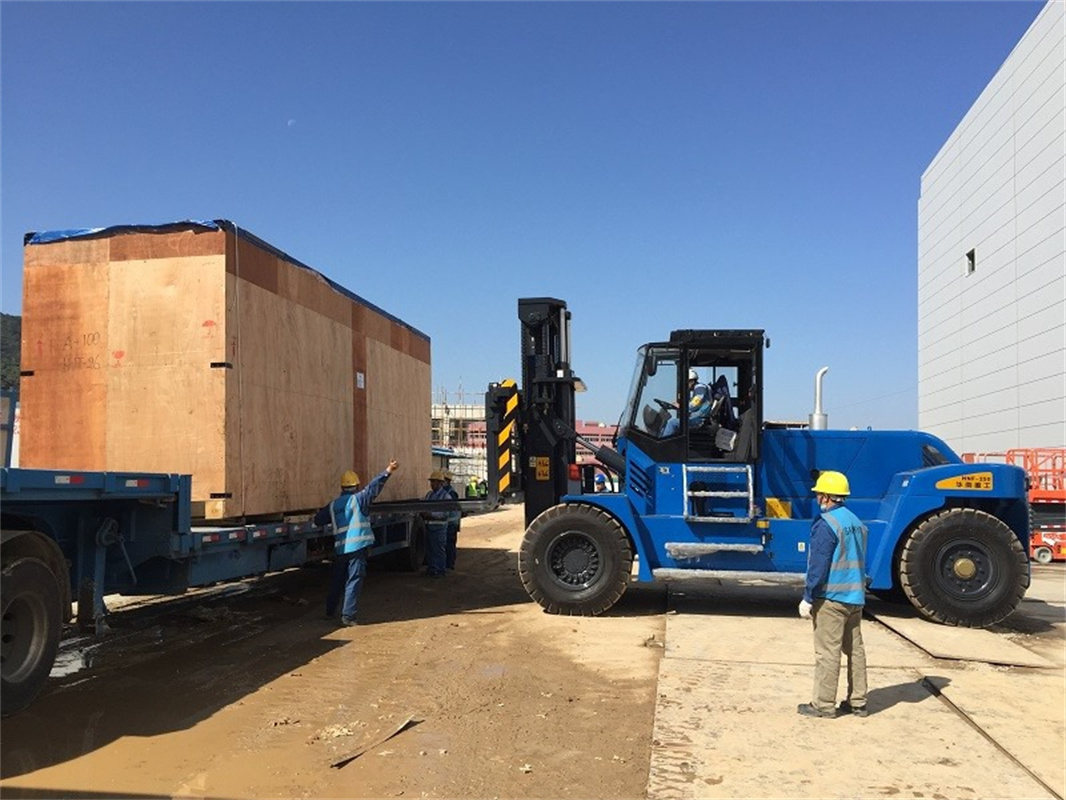 蘇州設(shè)備吊裝，搬運，移位，廠房搬遷_叉車出租